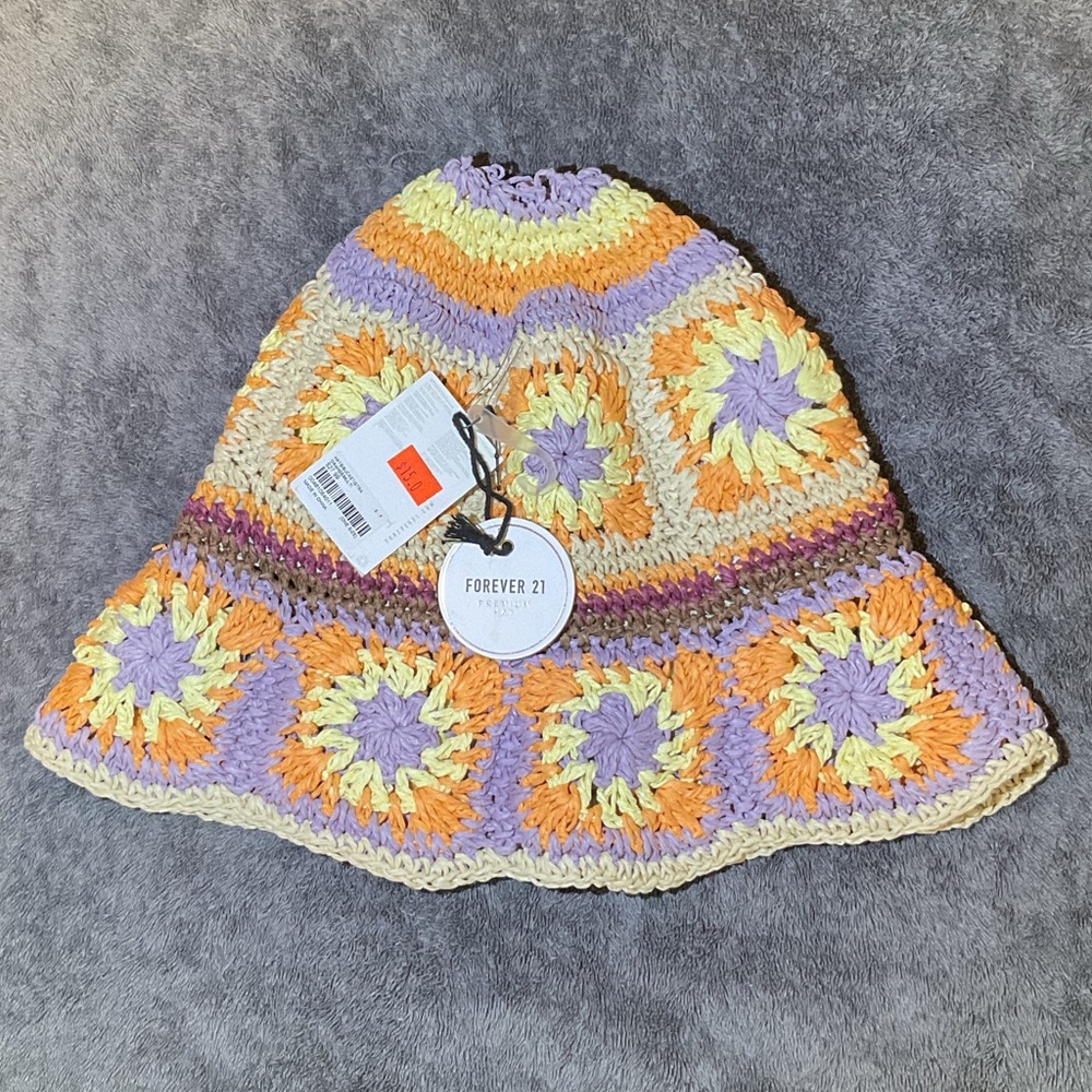FOREVER 21 Bucket Hat